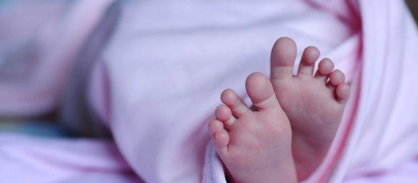 Γεννήθηκε και δεύτερο μωρό στη χώρα μας με τη μέθοδο της μητρικής ατράκτου - Αποτελεί παγκόσμιο επίτευγμα
